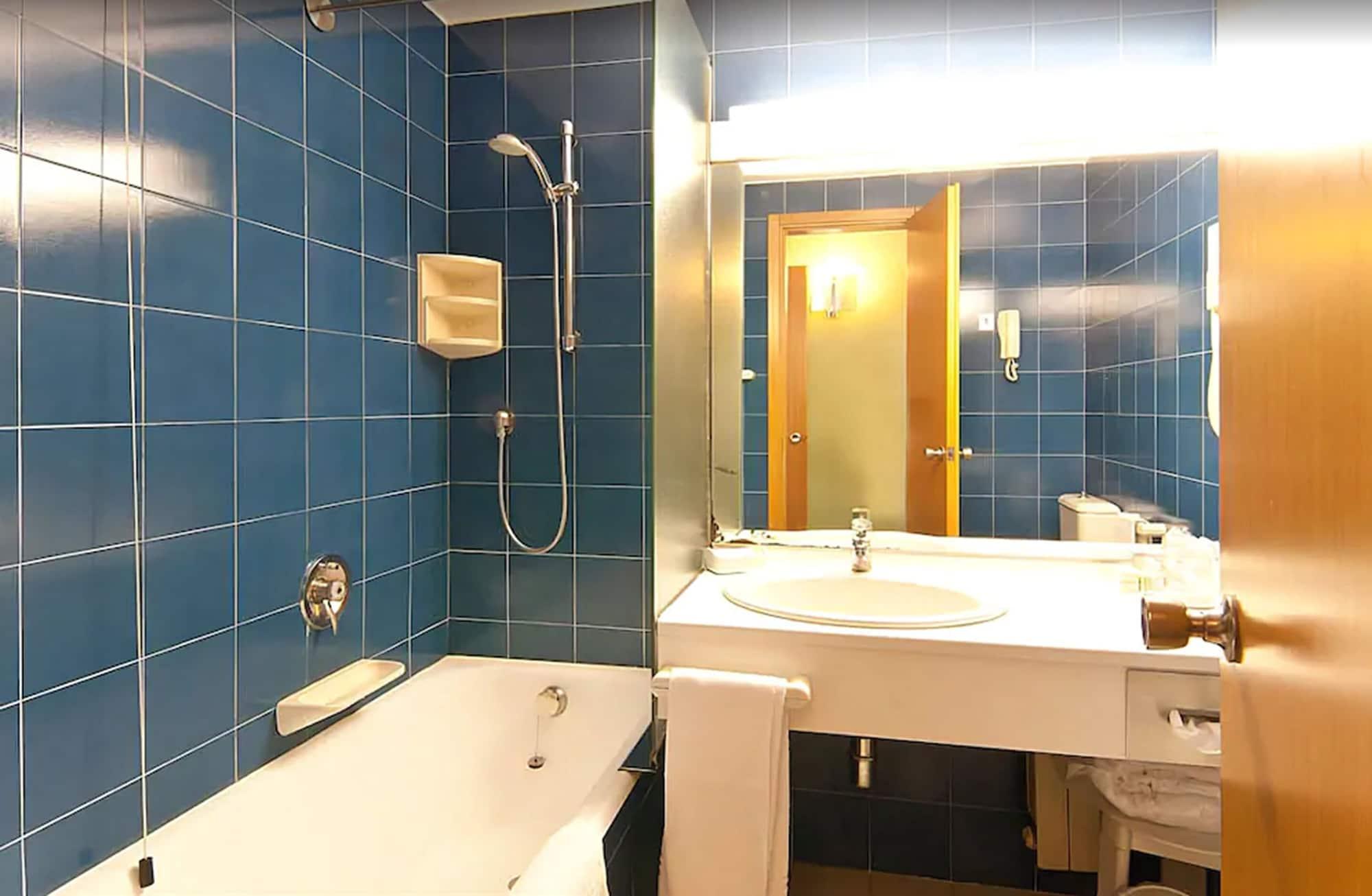 Hotel Galileo Милано Екстериор снимка