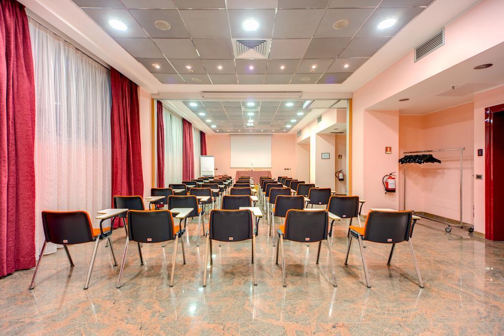 Hotel Galileo Милано Екстериор снимка