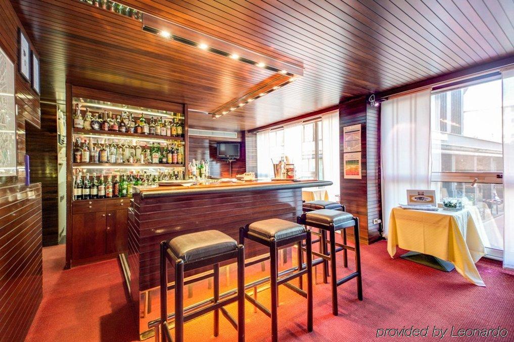 Hotel Galileo Милано Екстериор снимка