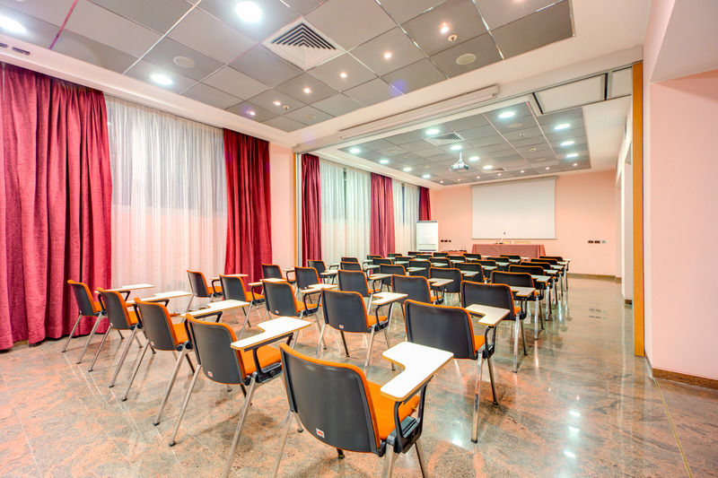 Hotel Galileo Милано Екстериор снимка
