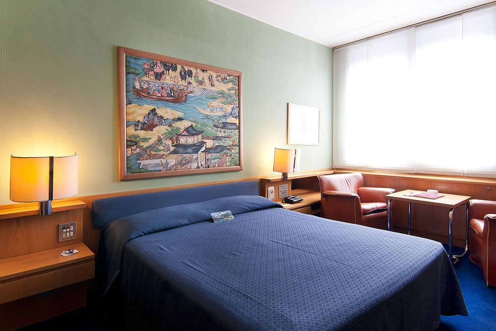 Hotel Galileo Милано Екстериор снимка