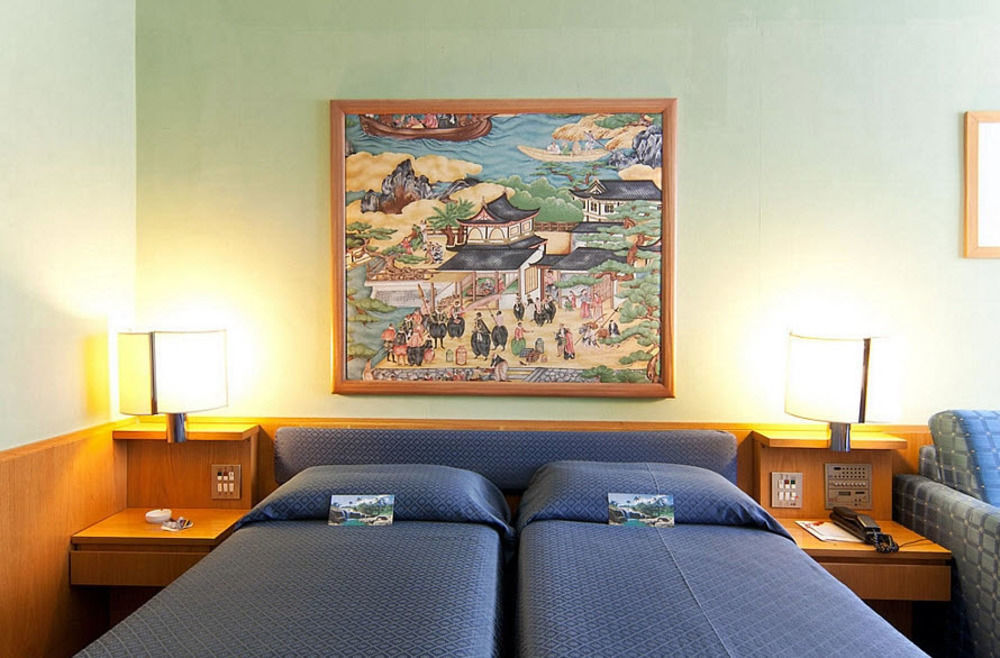 Hotel Galileo Милано Екстериор снимка