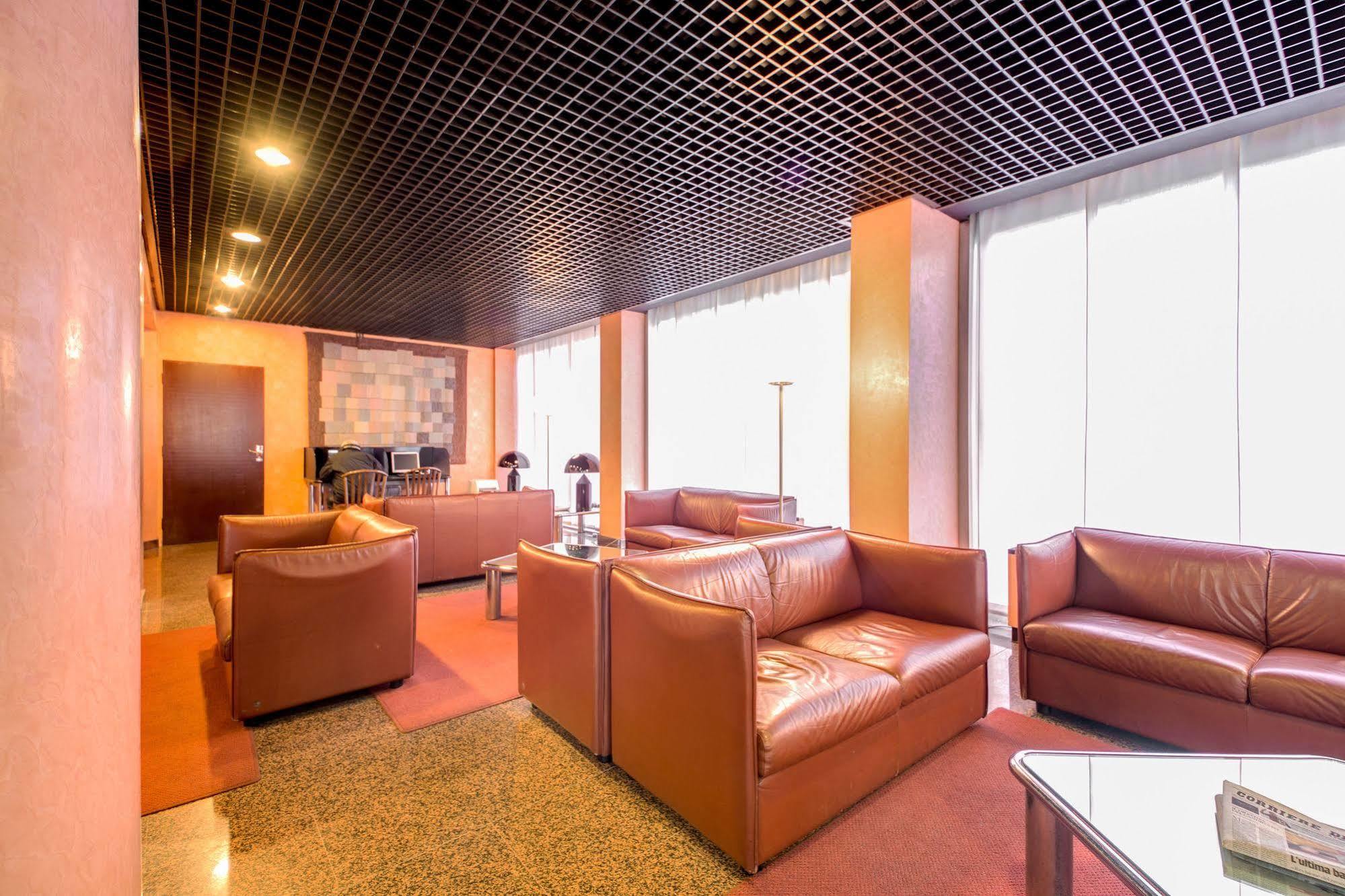 Hotel Galileo Милано Екстериор снимка